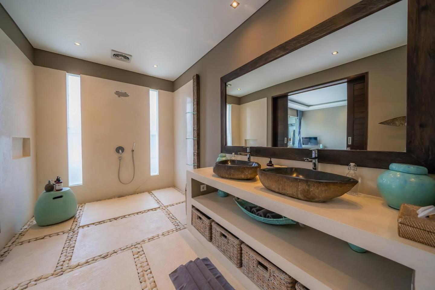 4 Bedroom With Pool, Location * Seminyak (Bali)