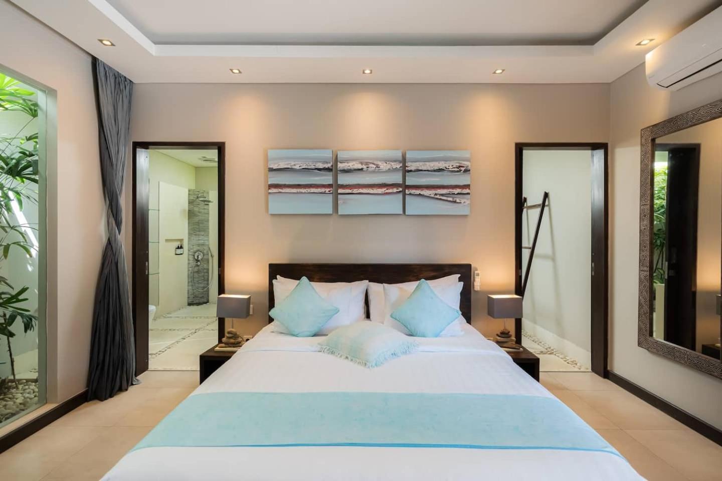 4 Bedroom With Pool, Location * Seminyak (Bali)