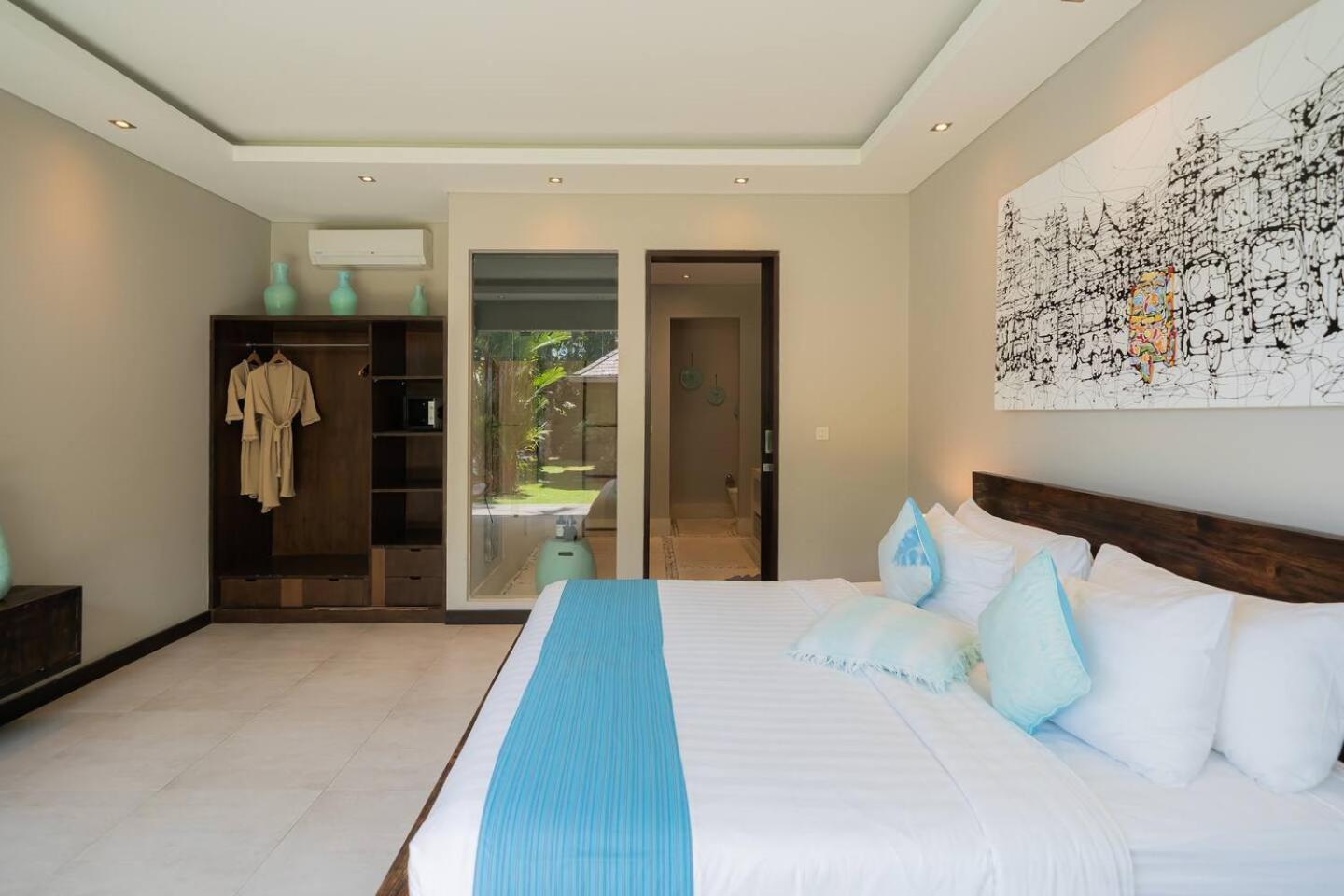 4 Bedroom With Pool, Location