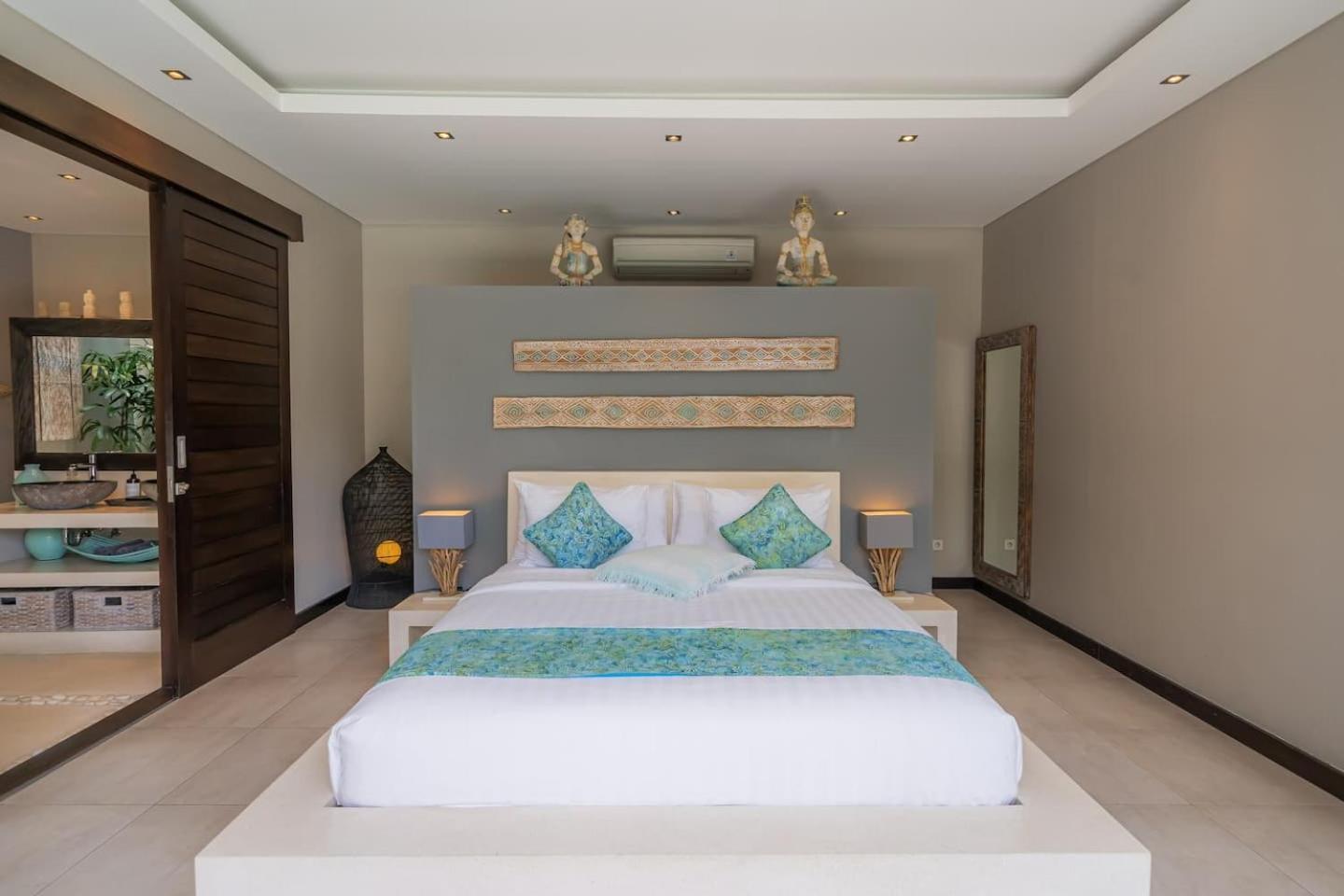 4 Bedroom With Pool, Location Villa *