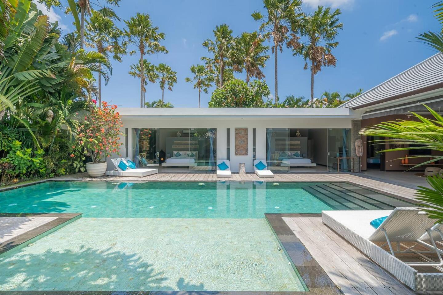 4 Bedroom With Pool, Location