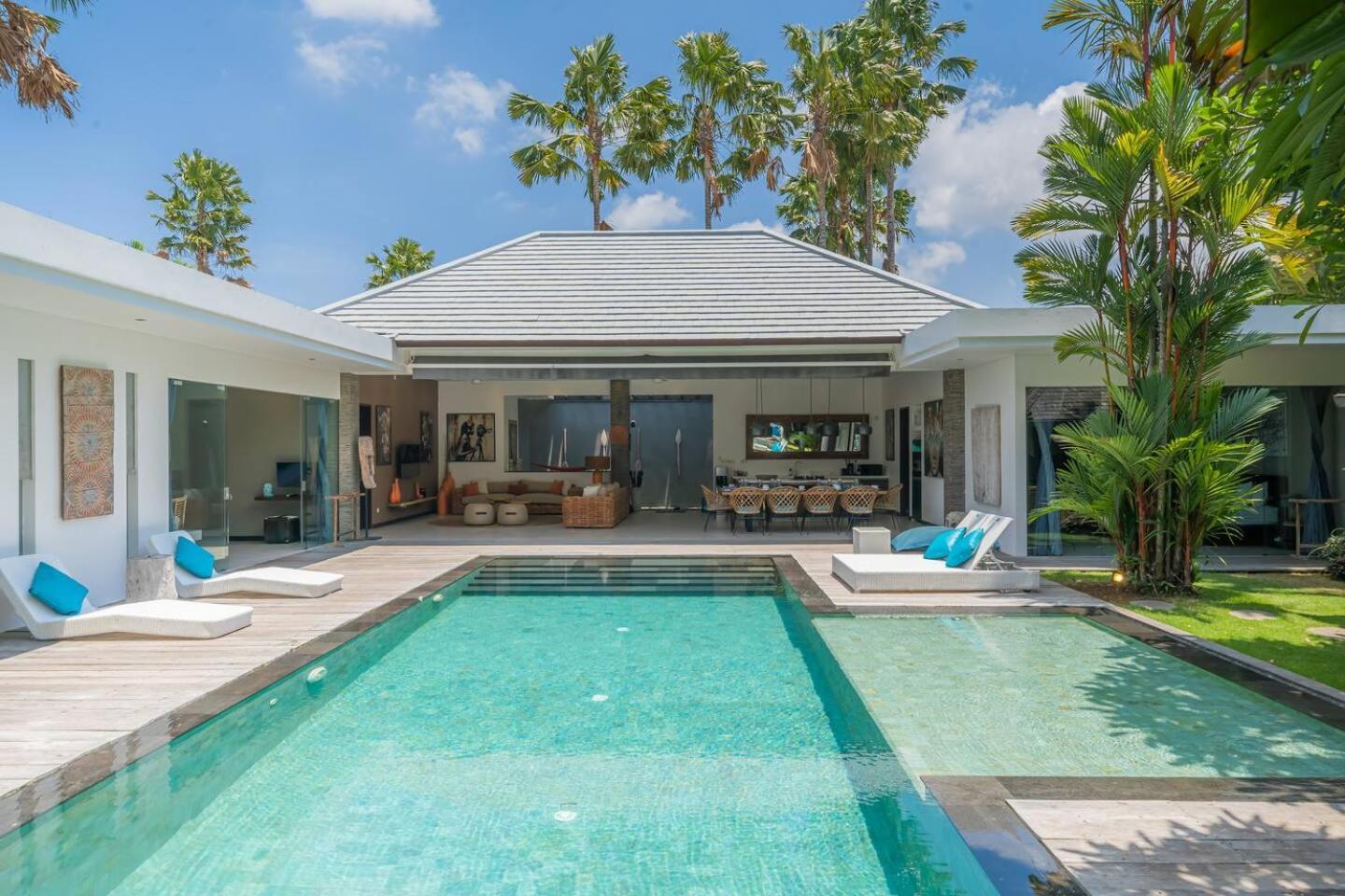 4 Bedroom With Pool, Location Seminyak (Bali)